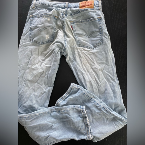Distressed Levi’s - Picture 4 of 4